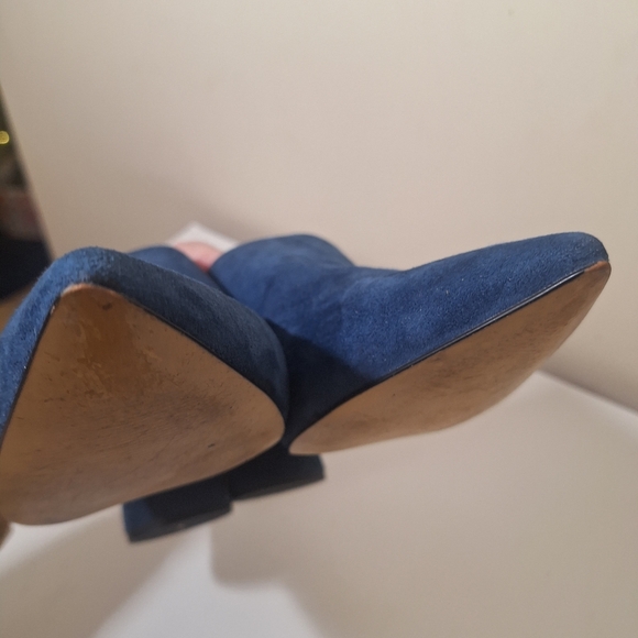 Lord & Taylor Pearl Trim Round Block Heal Nave Blue Suede Mules Size 9 - Picture 11 of 12